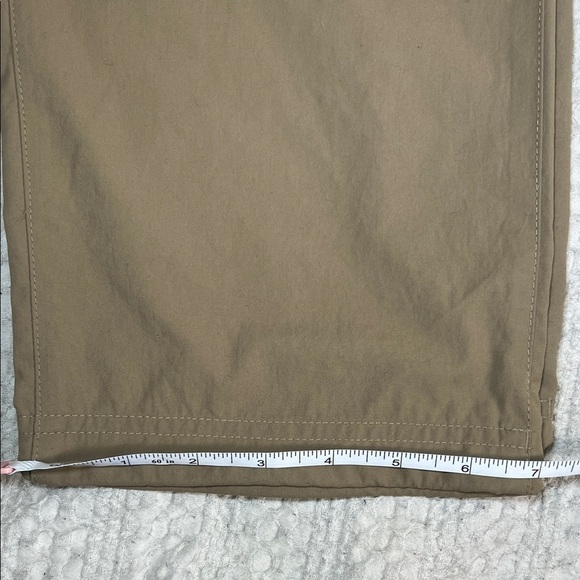 Mountain Hardwear Khaki Chinos 32X42 - Picture 9 of 11